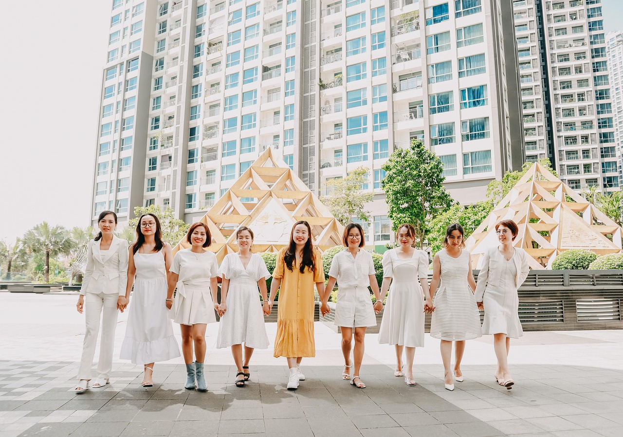 découvrez les clés du leadership, apprenez à inspirer vos équipes, à prendre des décisions efficaces et à développer vos compétences pour devenir un leader reconnu et respecté.