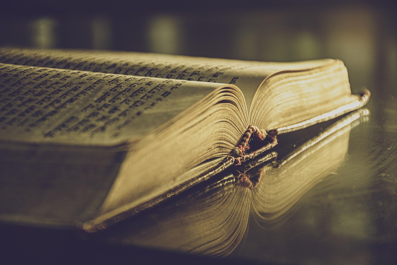 découvrez l'art du storytelling : techniques, astuces et exemples pour captiver votre audience, renforcer votre message et marquer les esprits grâce à des récits percutants.